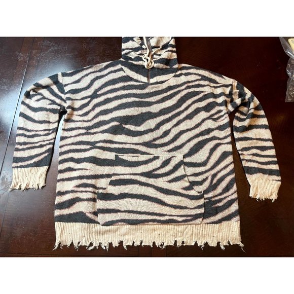 Fate Women's Hooded Sweater Long Sleeves Zebra Printed Tan Black Size Medium - Picture 3 of 8